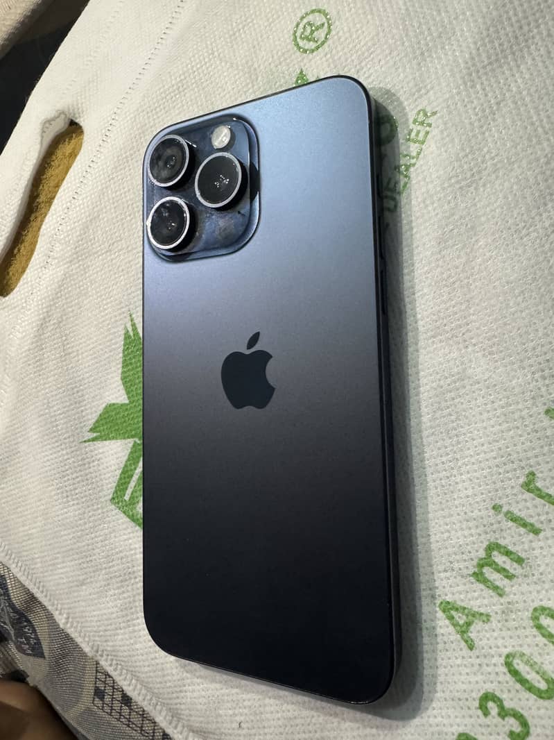 Apple iPhone 15 Pro Max 1