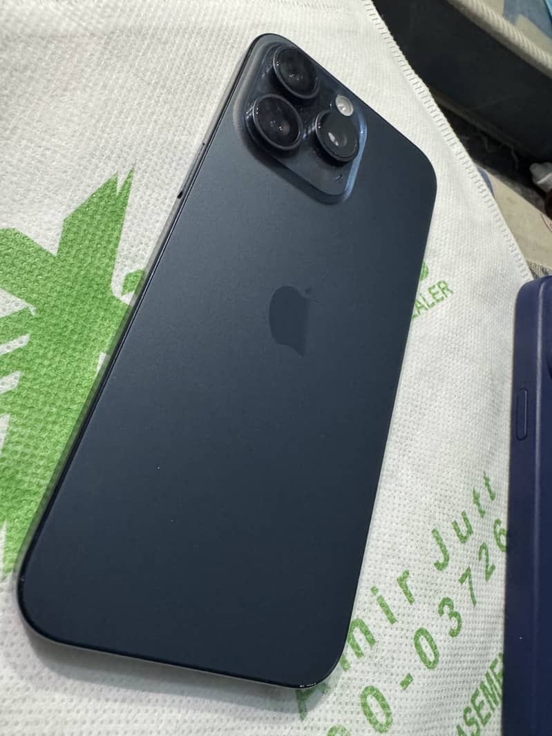 Apple iPhone 15 Pro Max 5