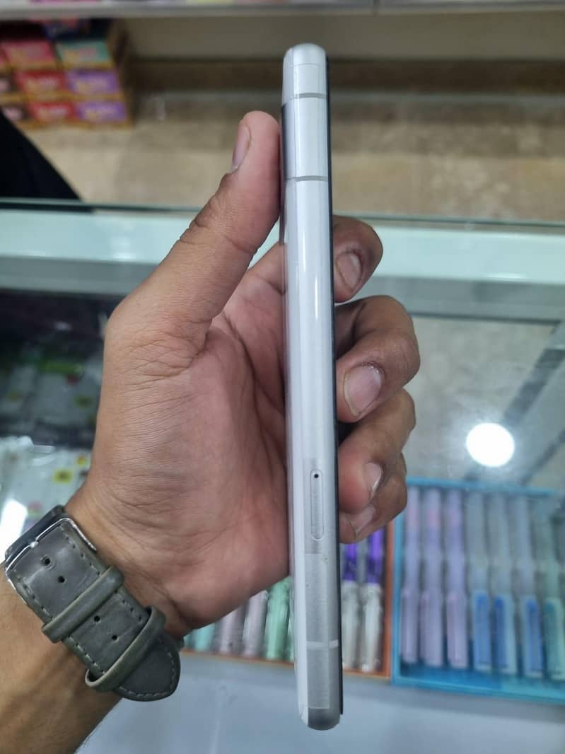 Google Pixel 7a 2
