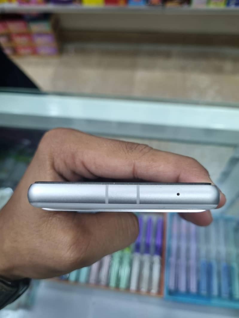 Google Pixel 7a 3
