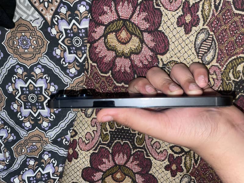 Apple iPhone 14 Pro Max 1