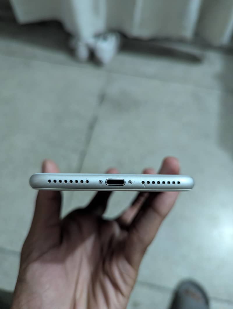 Apple iPhone 8 Plus 1