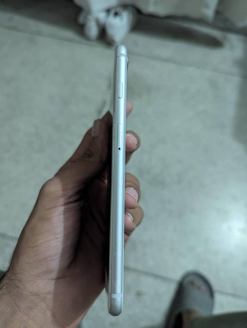 Apple iPhone 8 Plus 2