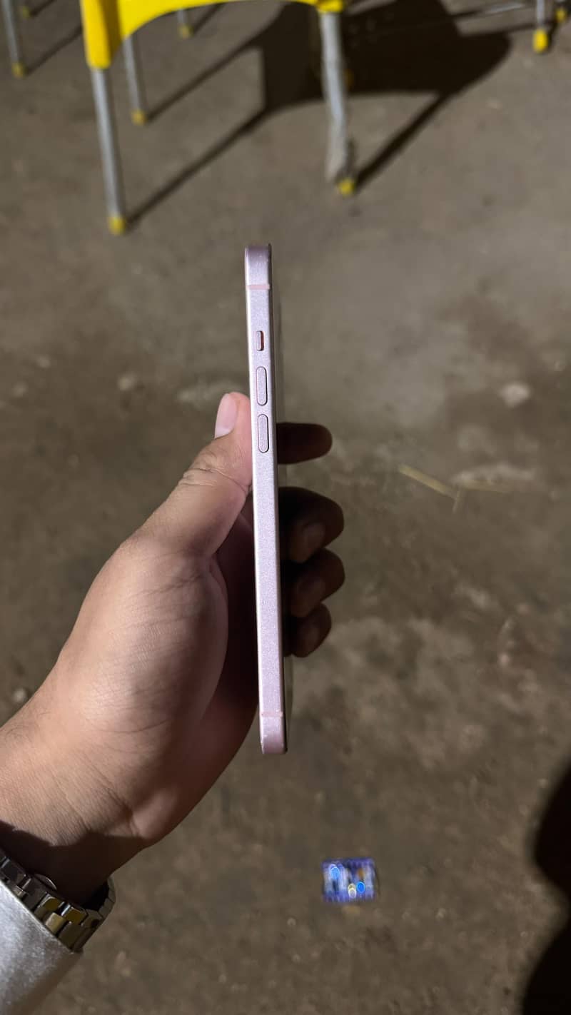 Apple iPhone 15 plus 0