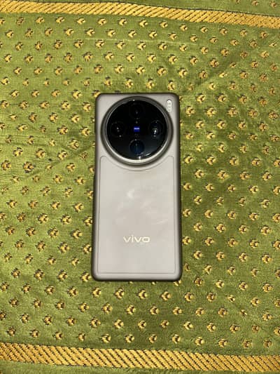Vivo X100 Pro Chinese Variant