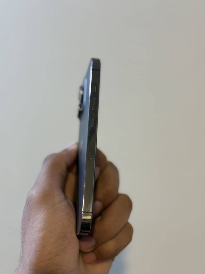 Apple iPhone 13 Pro 1