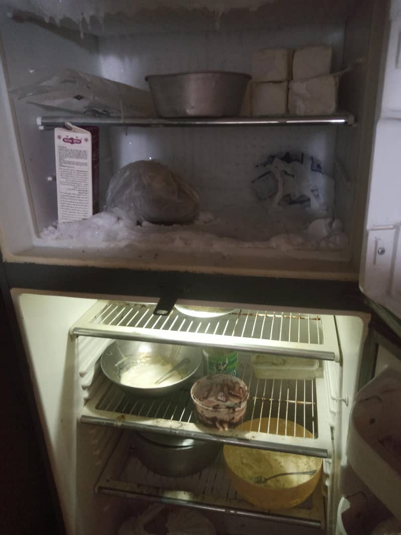 Refrigerator 0