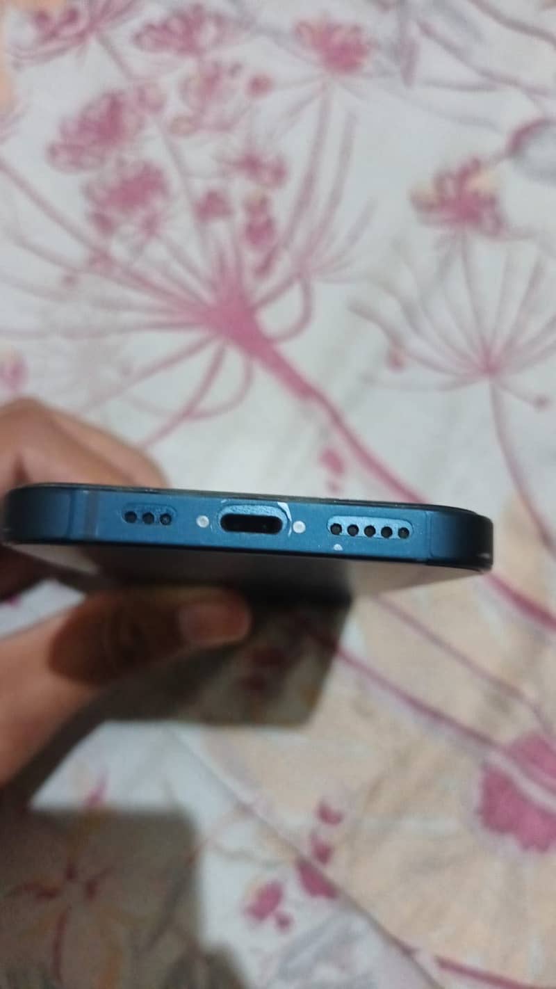 Apple iPhone 13 3