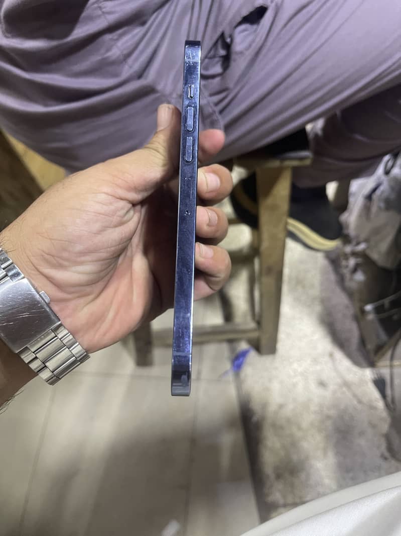 Apple iPhone 13 Pro Max 2