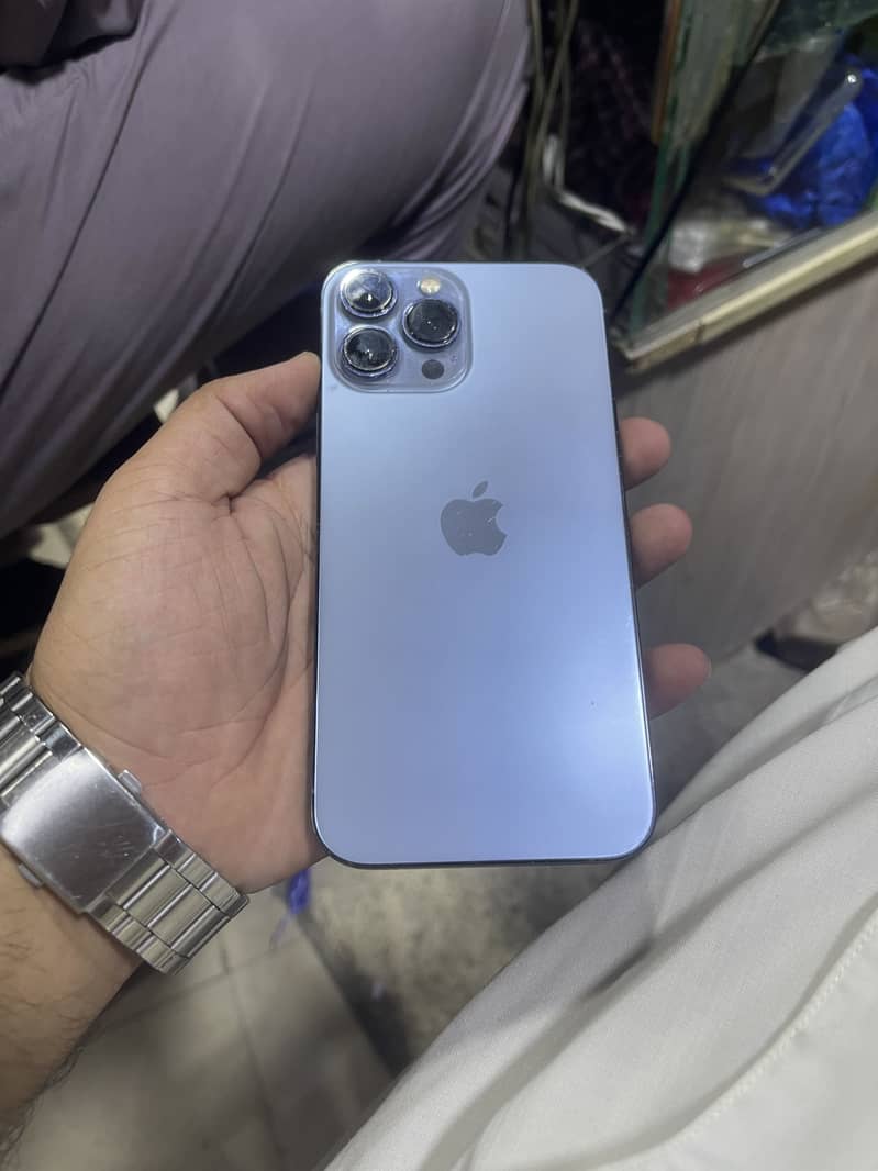 Apple iPhone 13 Pro Max 3