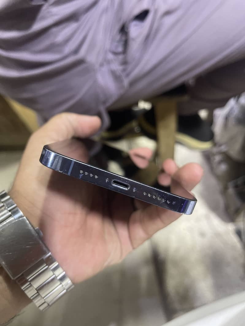 Apple iPhone 13 Pro Max 4