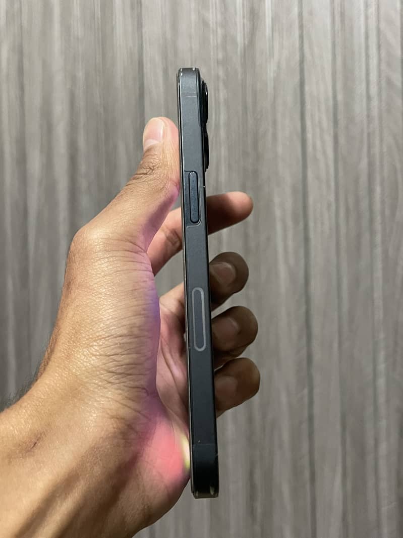 Apple iPhone 13 4