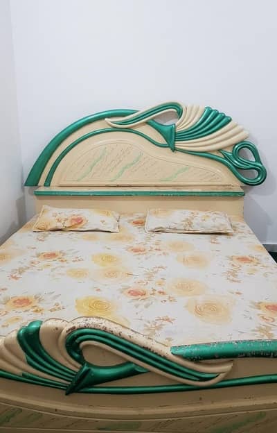 King size bed for sale strong wooden frame. urgent sale!