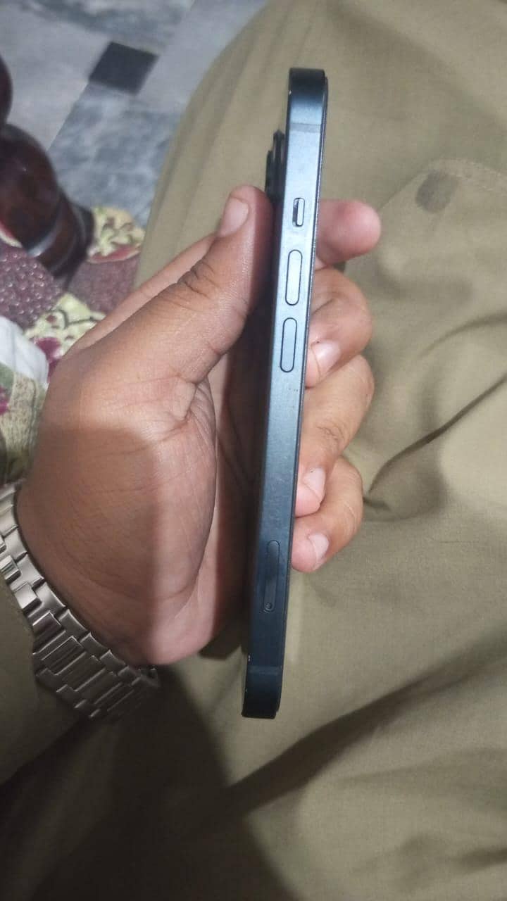 Apple iPhone 13 3
