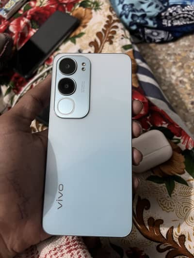 Vivo Y19s 10/10 complete box