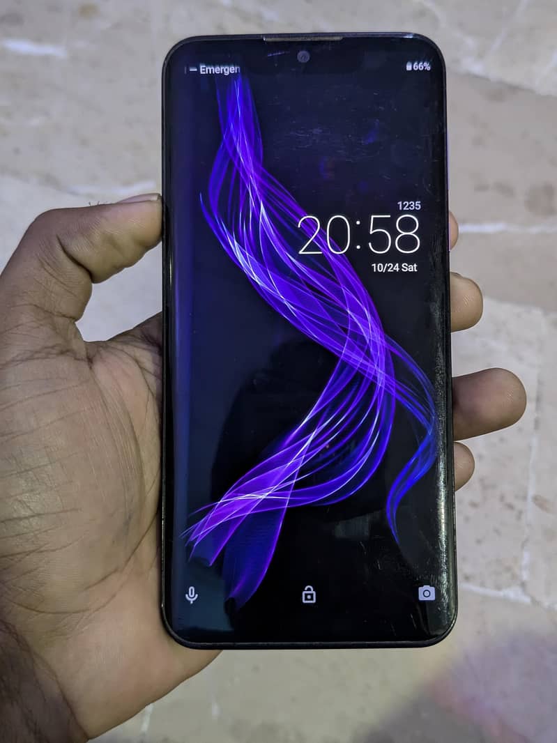 Aquos R Zero 1