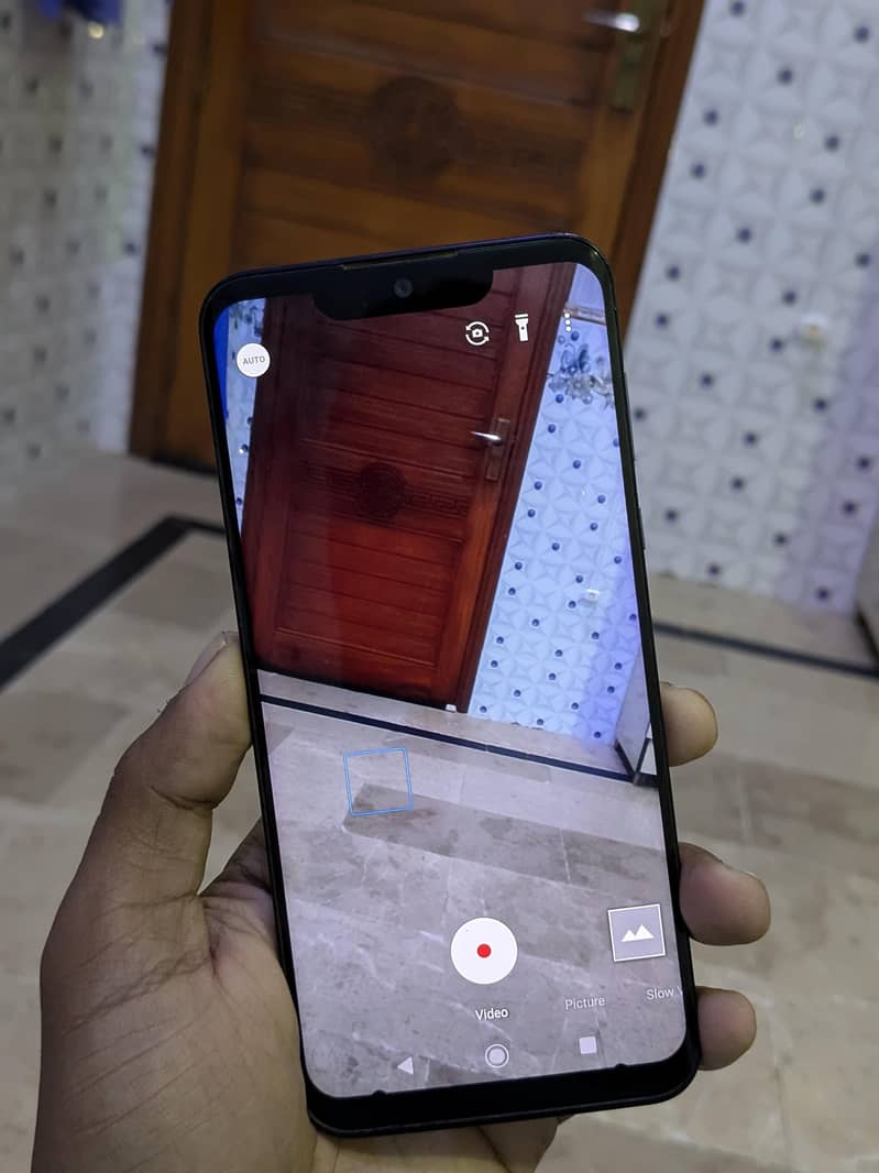 Aquos R Zero 4