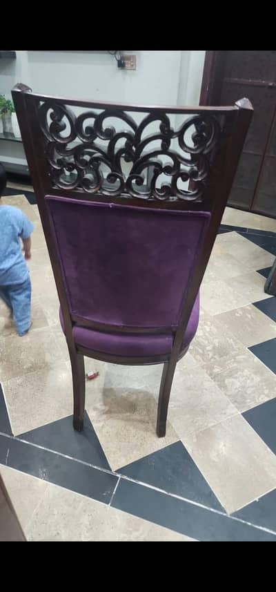 dinging table with chair