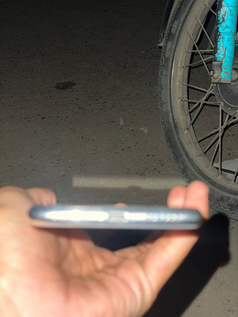Apple iPhone X with box 1