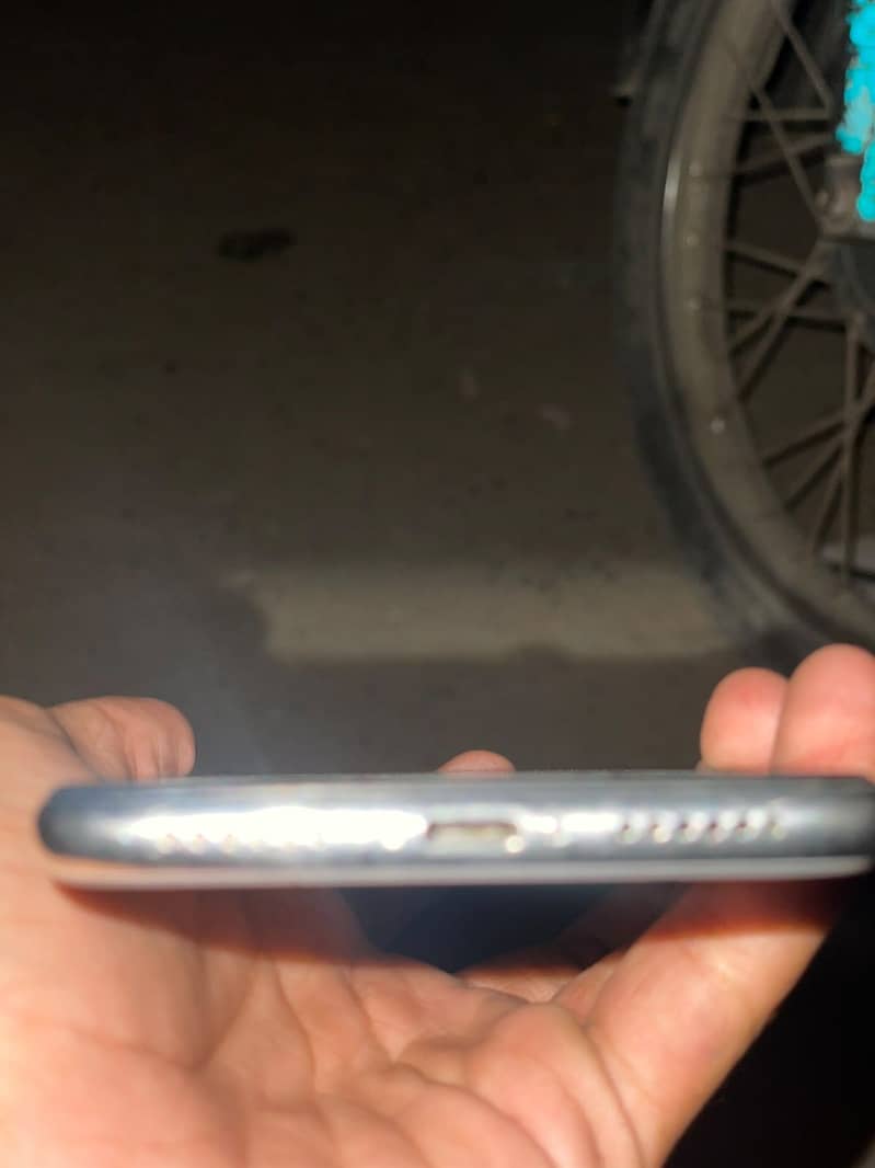 Apple iPhone X with box 2