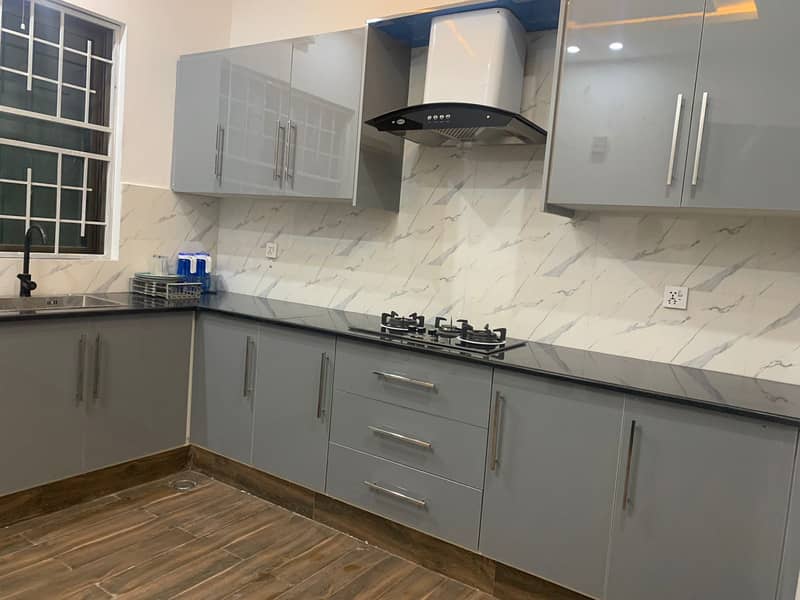 Furnished upper portion 7