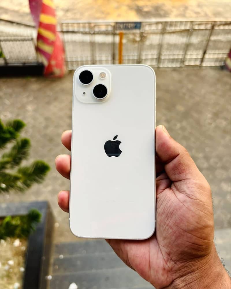 Apple iPhone 13 0