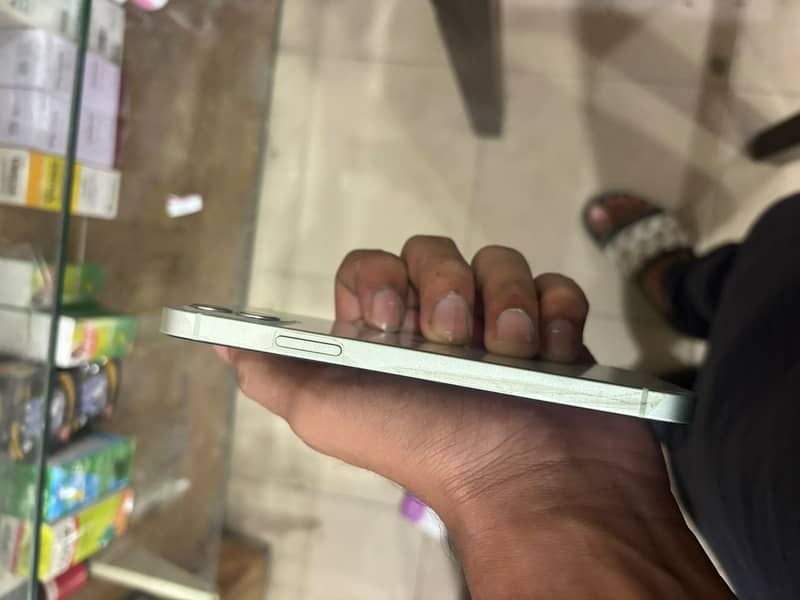 Apple iPhone 12 3