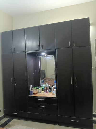 4 door wardrobe with dressing table