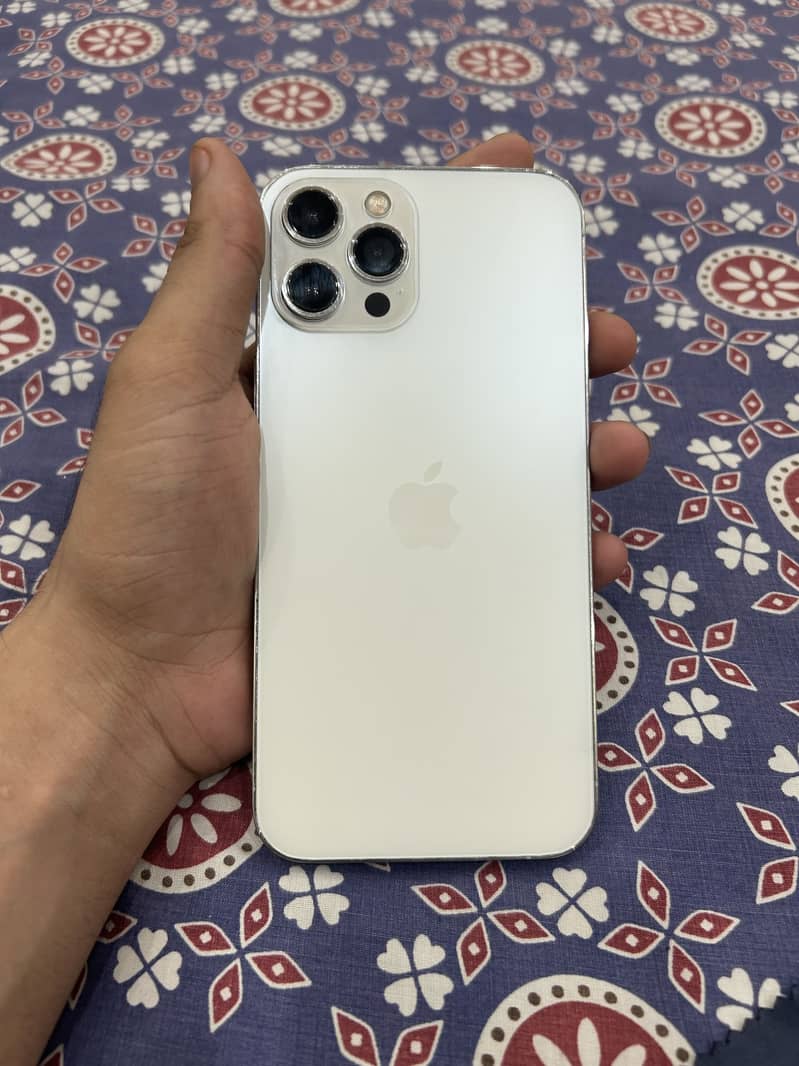 Apple iPhone 12 Pro Max 4