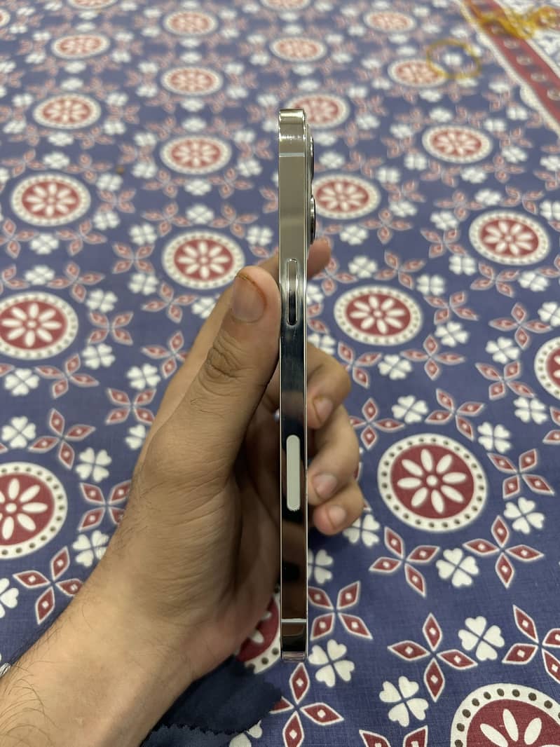 Apple iPhone 12 Pro Max 6
