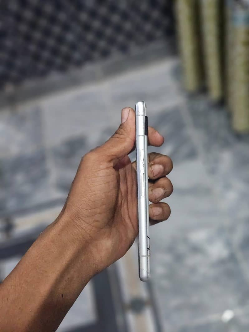 Google Pixel 7a 5