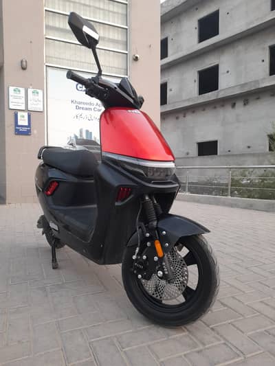 electric scooty bike like new condition