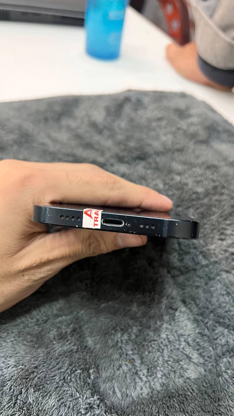 Apple iPhone 13 2