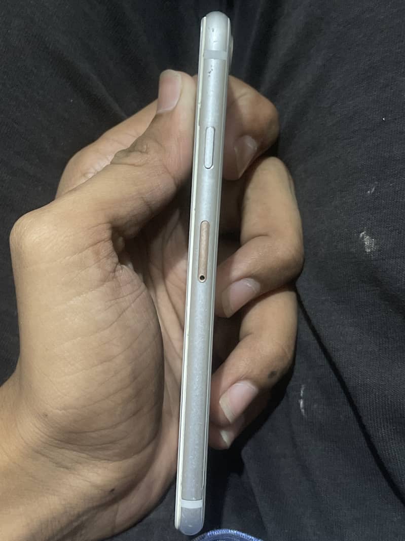 Apple iPhone 8 1