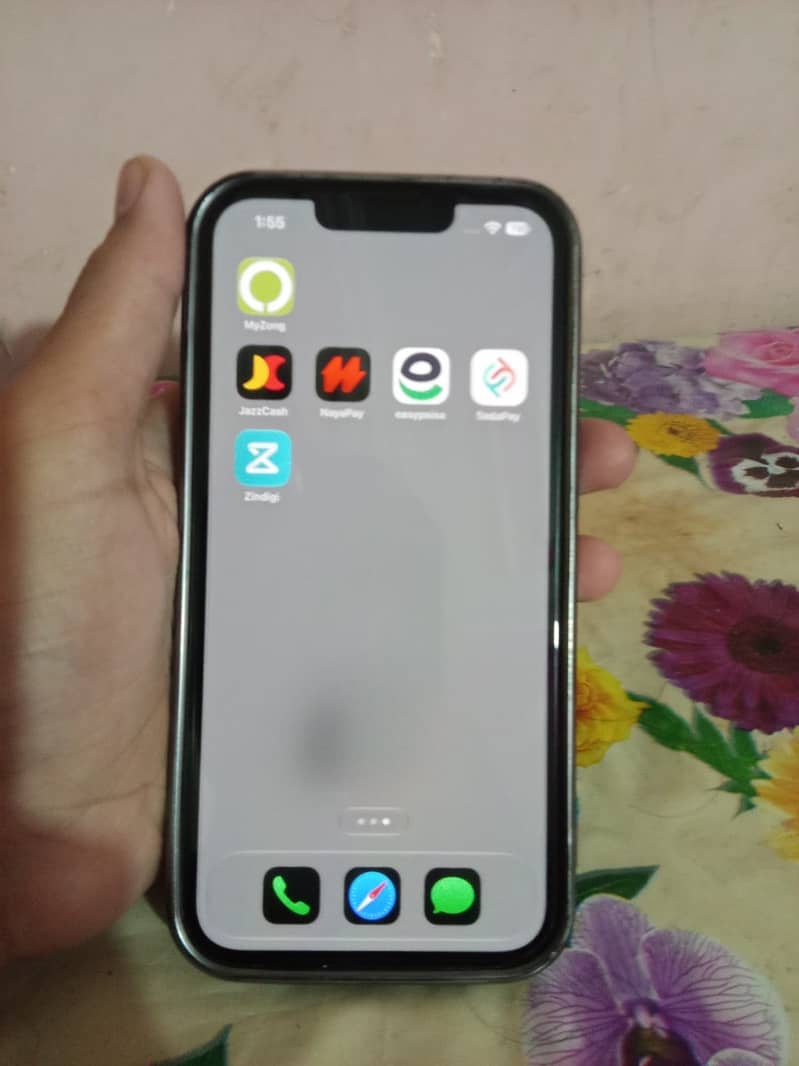 Apple iPhone 13 7