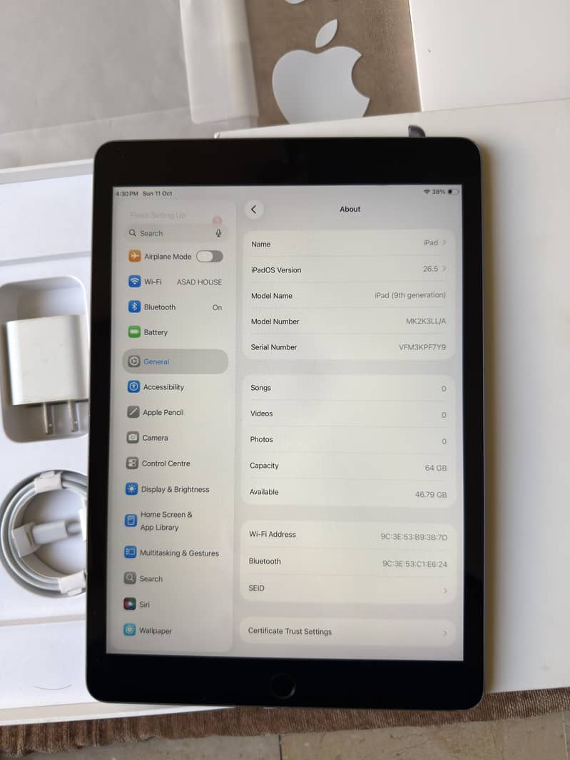 iPad 9th Gen Complete Box 11