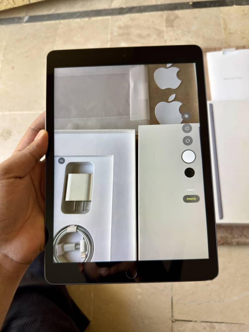 iPad 9th Gen Complete Box 12