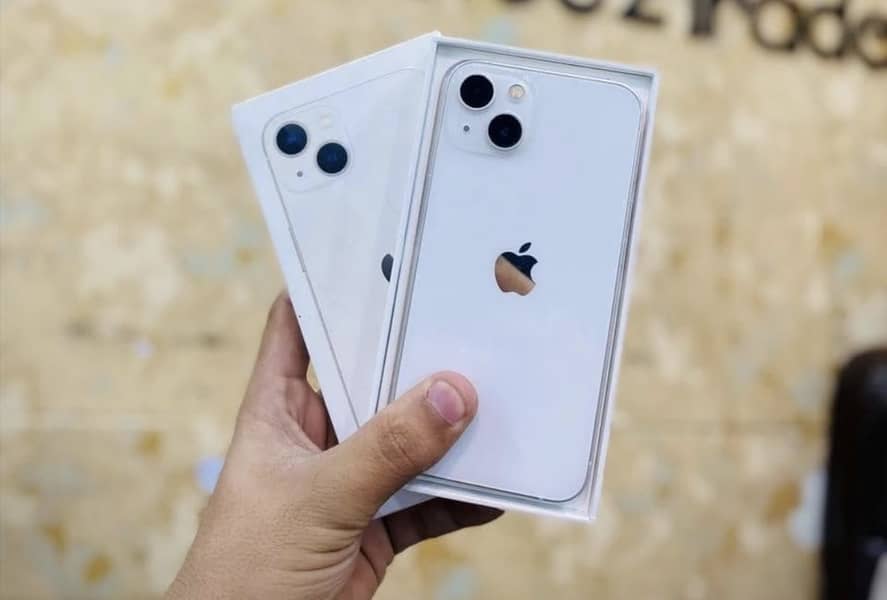 Apple iPhone 13 0