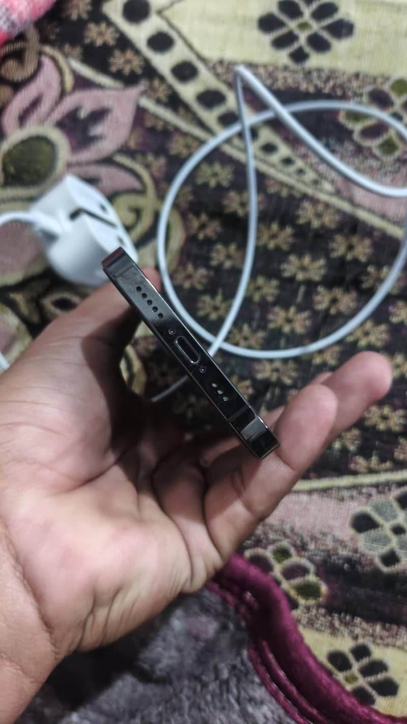 Apple iPhone 12 Pro 2