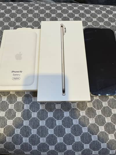 Apple iPhone 17 Air Factory Unlocked with Original MagSafe Power Bank