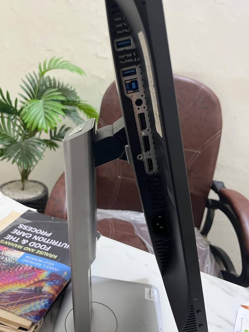 dell ultrahsharp 24 inch 2
