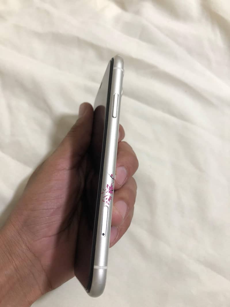 Apple iPhone 11 3
