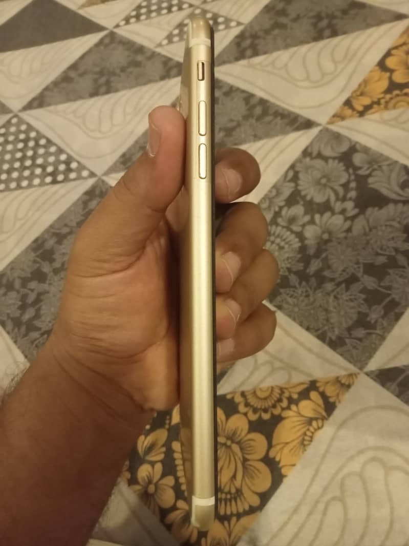 Apple iPhone 7 Plus 2