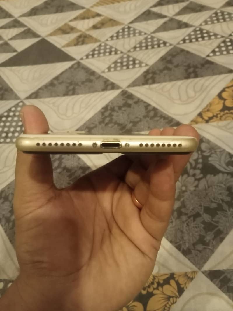 Apple iPhone 7 Plus 3