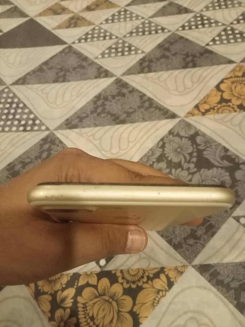 Apple iPhone 7 Plus 4
