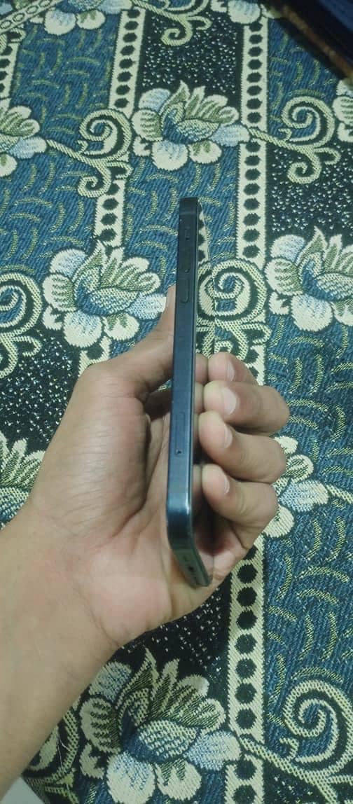 Apple iPhone 12 7