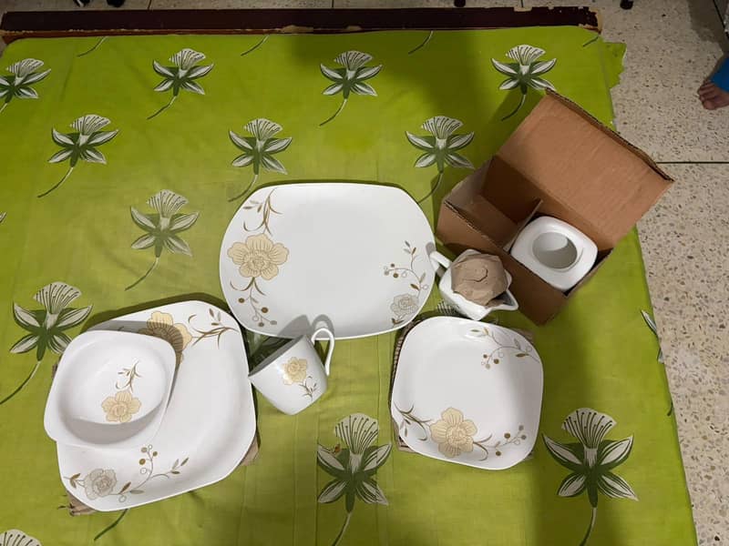 dinner set 4