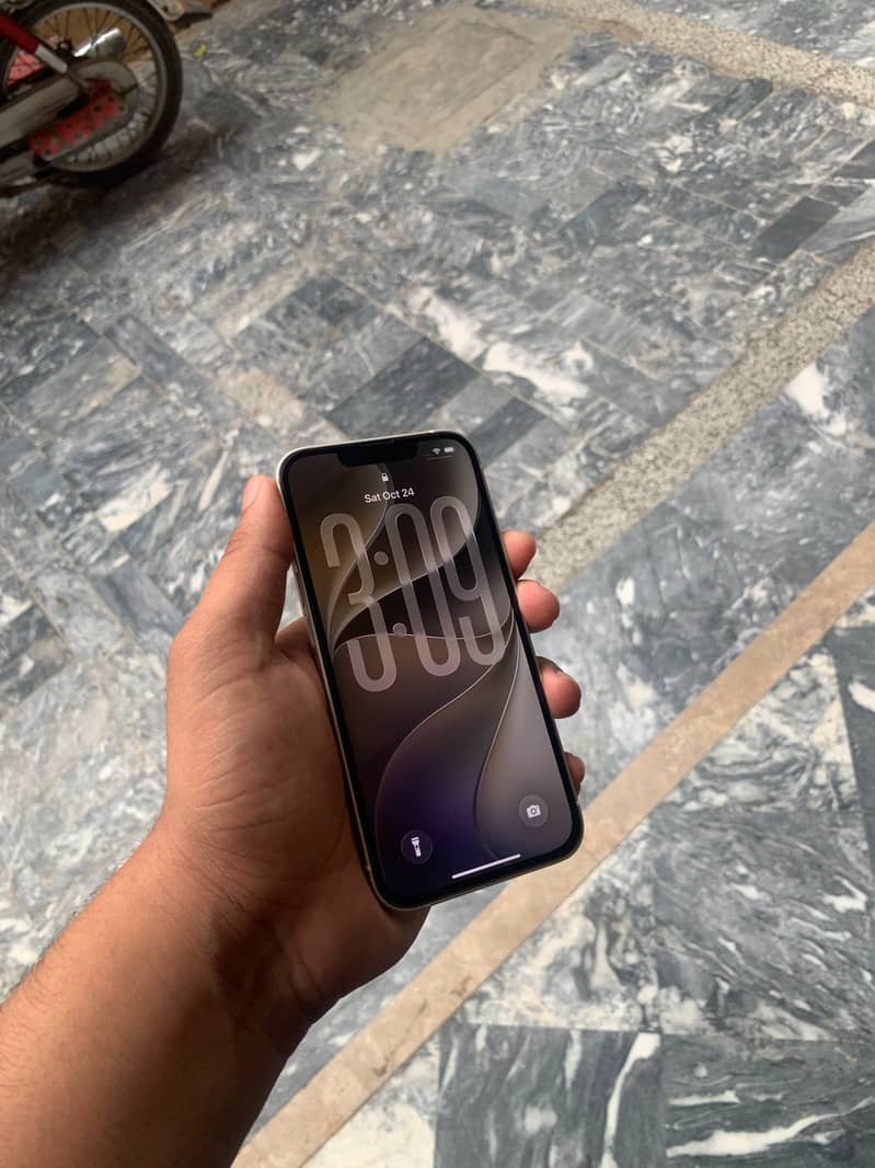Apple iPhone 13 mdm 2