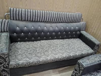 sofa set condition new 1 bara h or do choty