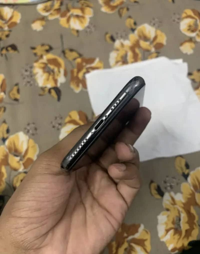 iPhone 11 Pro Max 3
